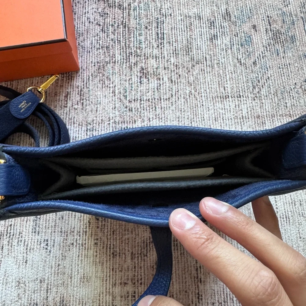 Hermès Evelyne Clemence TPM Bleu Saphir Maurice Leather Bag - Picture 4 of 6